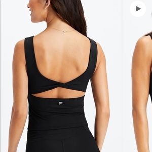 NWT ✨Fabletics Oasis Twist Back Built In Bra Tank✨